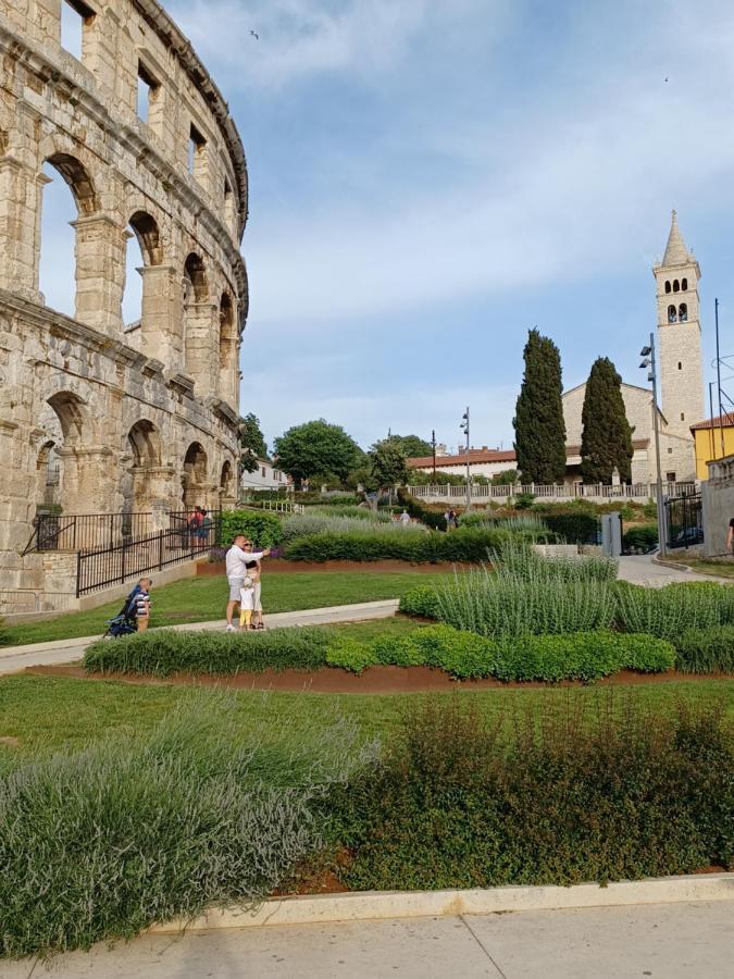 Caligula City Center Apartment Pula Exterior foto